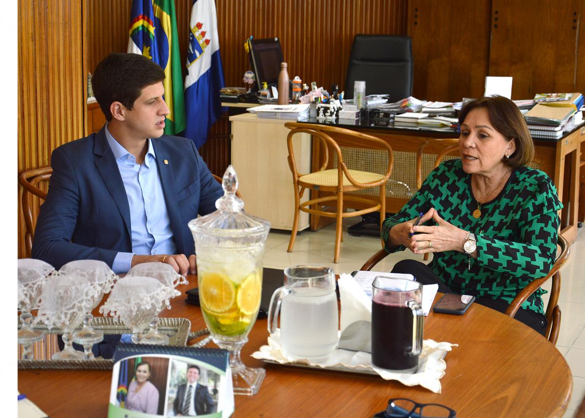 reitora da ufrpe e deputado joão campos