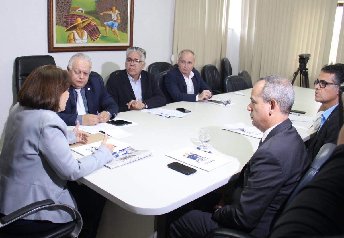 reunião de gestores de educação em Pernambuco