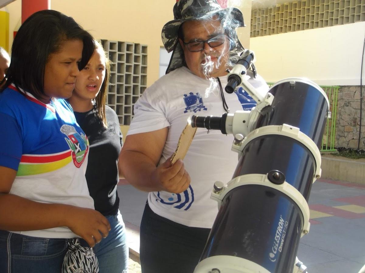 observação no telescópio